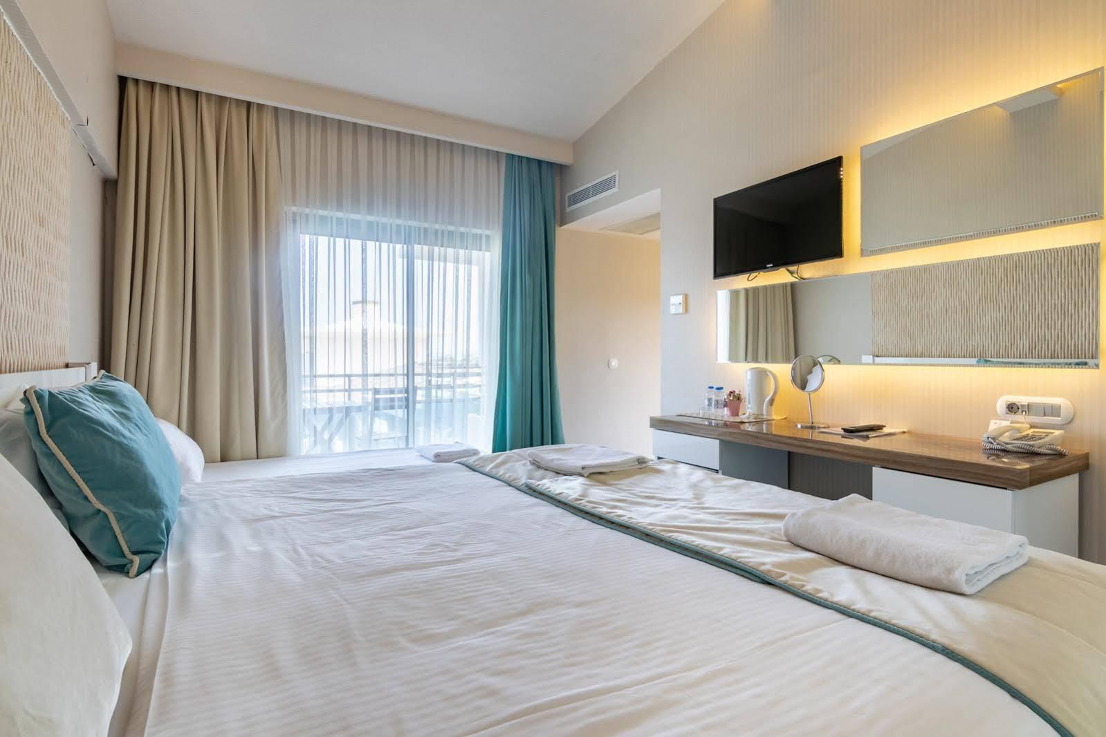 The D Hotel Cesme Resort Buitenkant foto